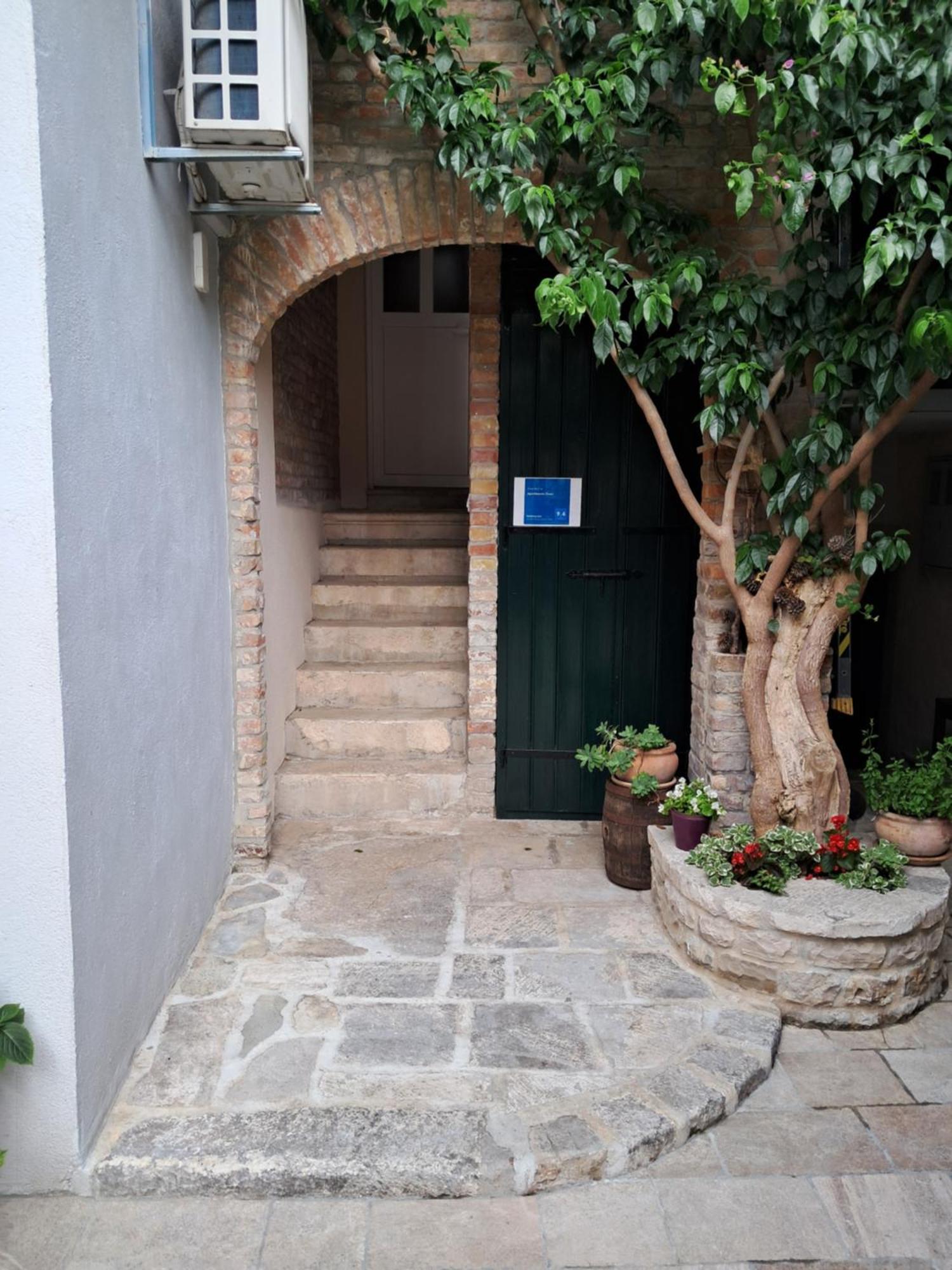 Apartment Oaza Split Exterior photo